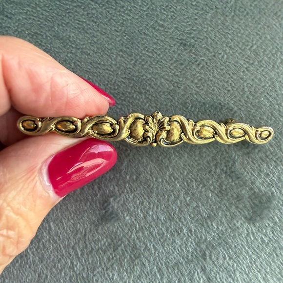 Vintage Sarah Coventry Gold Tone Bar Pin - Picture 2 of 3